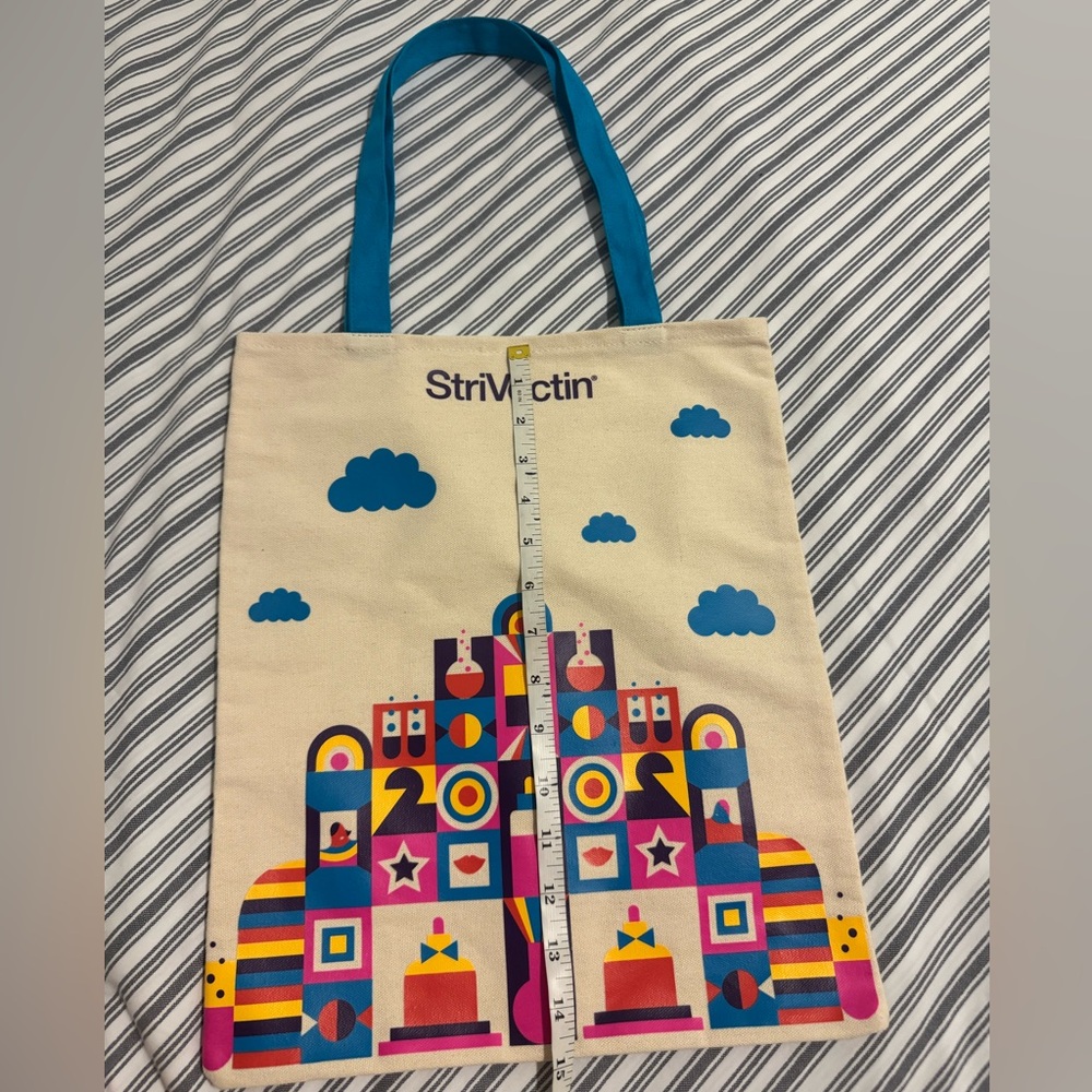 StriVectin Geometric Canvas Tote